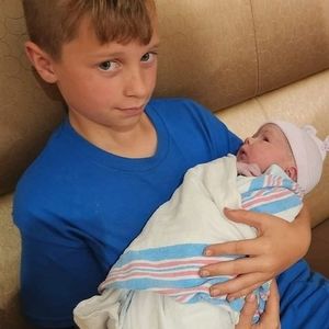 Meet your Posher, Mona